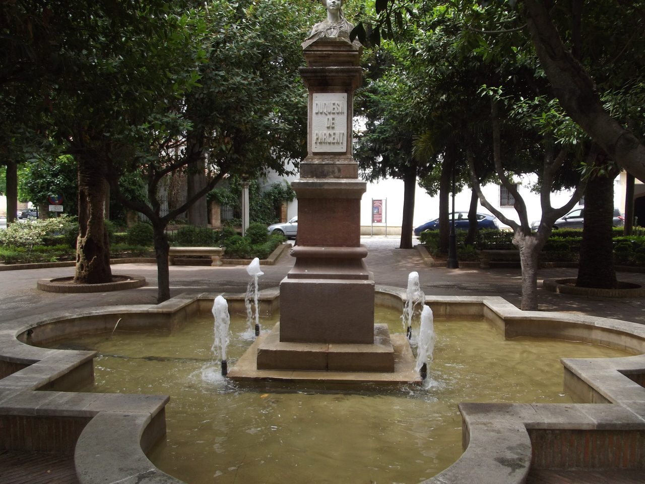 Fuente de la plaza Duquesa de Parcent